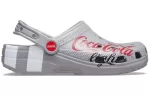 Coca Cola x Crocs Crossover Light X Outdoor Salto Plano Casual Esportivo Unissex Sandálias Cinza
