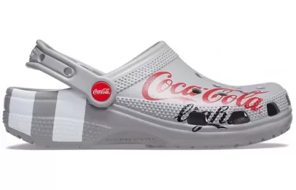 Coca Cola x Crocs Crossover Light X Outdoor Salto Plano Casual Esportivo Unissex Sandálias Cinza