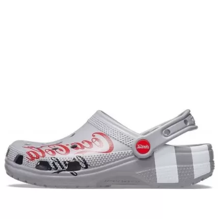 Coca Cola x Crocs Crossover Light X Outdoor Salto Plano Casual Esportivo Unissex Sandálias Cinza