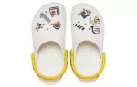 Crocs Amendoim x Classic Entupir ‘Snoopy’
