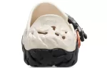 Crocs Atlas todo-o-terreno ‘Estuque’