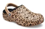Crocs Chinelos Baya forrados com estampa de leopardo