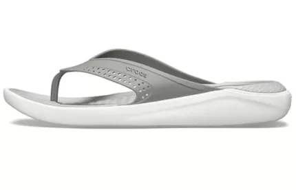 Crocs Chinelos LiteRide Beach Cinza