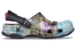 Crocs Classic All-Terrain Clog Desert Pattern Elegante Casual Unissex Sandálias Multicoloridas