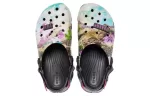Crocs Classic All-Terrain Clog Desert Pattern Elegante Casual Unissex Sandálias Multicoloridas