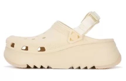 Crocs Classic Caminhante Xscape Clog ‘Vanilla’