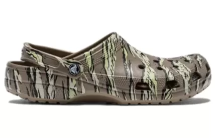 Crocs Classic Camuflagem impressa Clogs ‘Marrom’ 894825
