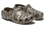 Crocs Classic Camuflagem impressa Clogs ‘Marrom’ 894825