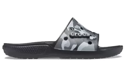 Crocs Classic Chinelos camuflados pretos unissex