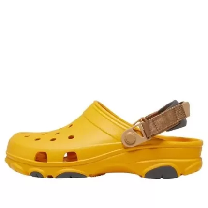 Crocs Classic Clog Beach Sandálias Unissex Amarela