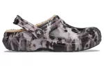 Crocs Classic Corante alvejante forrado Clogs ‘Preto Branco Bege’