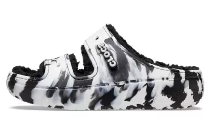 Crocs Classic Cozzzy Sandálias Marmorizadas ‘Black White’ 207907