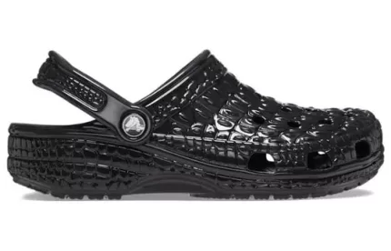 Crocs Classic Pele de crocodilo metálica Clogs ‘Preto’