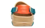Crocs Classic Sapato de praia tamanco marrom amarelo unissex ‘marrom amarelo’
