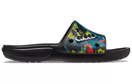 Crocs Classic Slide gráfico tie-dye ‘Preto’