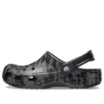 Crocs Classic Tamanco Impressão Camuflada Sandálias de Praia Pretas Unissex