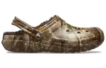 Crocs Classic Tamanco de borda Realtree forrado ‘Marrom’