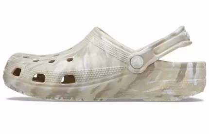 Crocs Classic Tamanco de mármore ‘Bone & Multi’