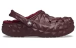 Crocs Forrado Geométrico Clogs ‘Cereja Escura’