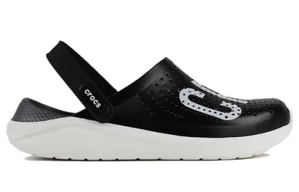 Crocs LiteRide LOGO Crocs Hollow Out Unissex Sandálias Pretas ‘Black White’