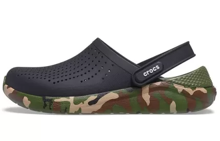 Crocs LiteRide Shoe Printing Classic Sandálias Unissex Pretas