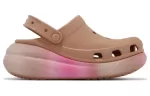 Crocs Mergulho de cor esmagada Clogs ‘Tan Pink’