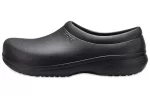 Crocs No relógio, deslizamento de trabalho em ‘preto’