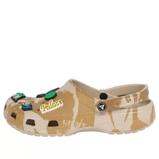 Crocs Palácio x Classic Tamanco ‘Tan Camo’
