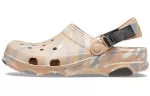 Crocs Todo terreno marmorizado Classic Tamanco ‘Chai Multi’