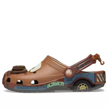 Crocs x Carros Classic Entupir ‘Mater’
