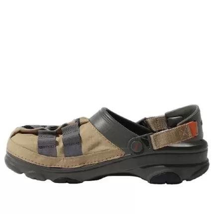 Crocs x Colete de pesca com vigas Classic Clogs ‘Tan Dusty Olive’