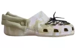 Crocs x Estudo de caso Classic Clogs ‘White Multi’ 208213
