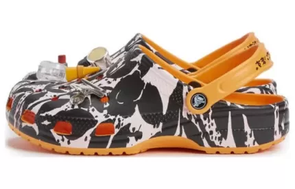 Crocs x Postura x B. Thom Classic Clogs ‘Estêncil Floral’