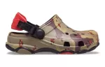 (GS) Crocs Classic Camuflagem Todo-o-Terreno Clogs ‘Marrom Verde Preto’