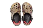 (GS) Crocs Classic Camuflagem Todo-o-Terreno Clogs ‘Marrom Verde Preto’