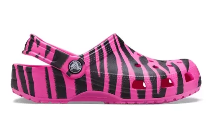 (GS) Crocs Classic Fora deste mundo Clogs ‘Electric Pink Black’
