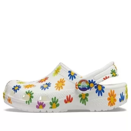 (GS) Crocs Classic Impressão sazonal Clogs ‘White Multi’