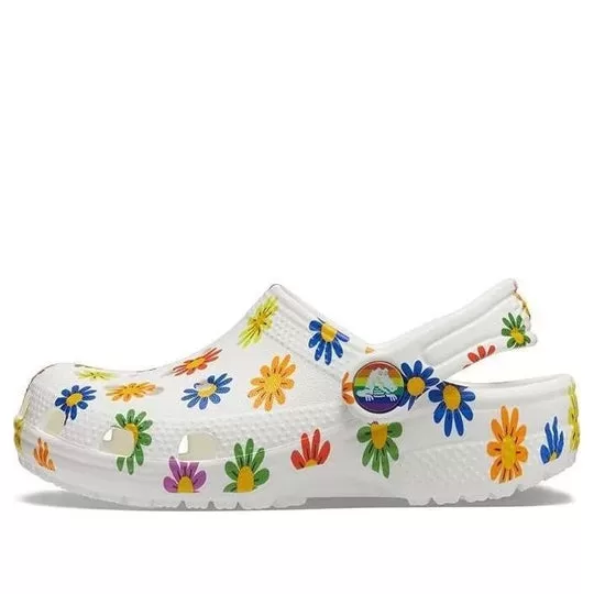 (GS) Crocs Classic Impressão sazonal Clogs ‘White Multi’