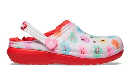 (GS) Crocs Classic Namorados elevados forrados Clogs ‘Vermelho Branco’