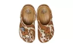 (GS) Crocs Jurassic World x Classic Entupir ‘Areia’