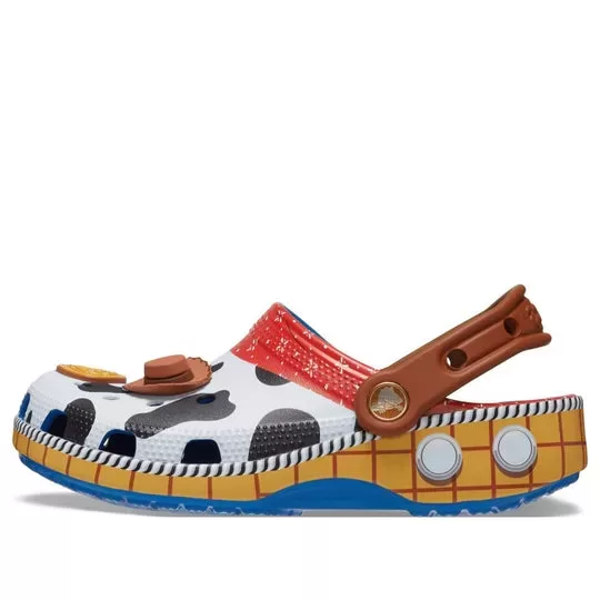 (GS) Crocs x Toy Story Classic Tamanco ‘Woody’