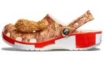 KFC x Crocs Classic Clog Crossover Beach Sandálias Unissex Multi-Color