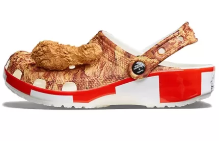 KFC x Crocs Classic Clog Crossover Beach Sandálias Unissex Multi-Color
