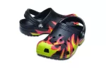 (PS) Crocs Classic Tamanco grelhado em chama ‘Preto Vermelho Verde’