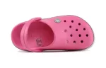 (PS) Crocs Crocband Bold Logo Outdoor Flat Salto Minimalista Sports Rosa Sandálias