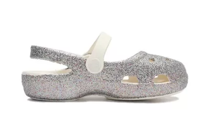 (PS) Crocs Outdoor Salto Plano Brilhante Sports Prata Sandálias