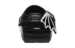 (TD) Crocs Classic Eu sou morcego Clogs ‘Preto Branco’