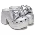 (WMNS) Crocs Arco metálico de sirene Clogs ‘Prata’