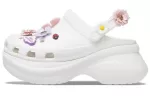 (WMNS) Crocs Bae Retro Exterior Branco