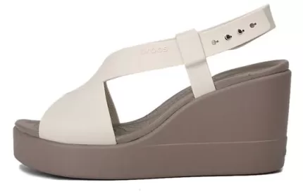 (WMNS) Crocs Brooklyn Lightweight Cement Grey Sandálias ‘Gray’